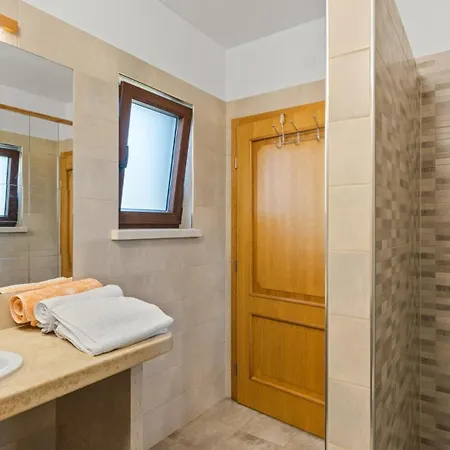 Nira Gasthof Barat (Porec)